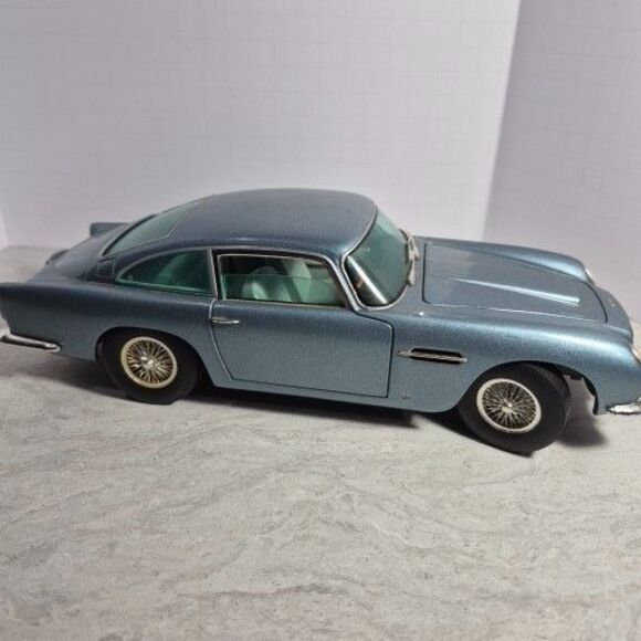 Hrono Other - Blue Aston Martin 085 1963, Score 1/18 DB5